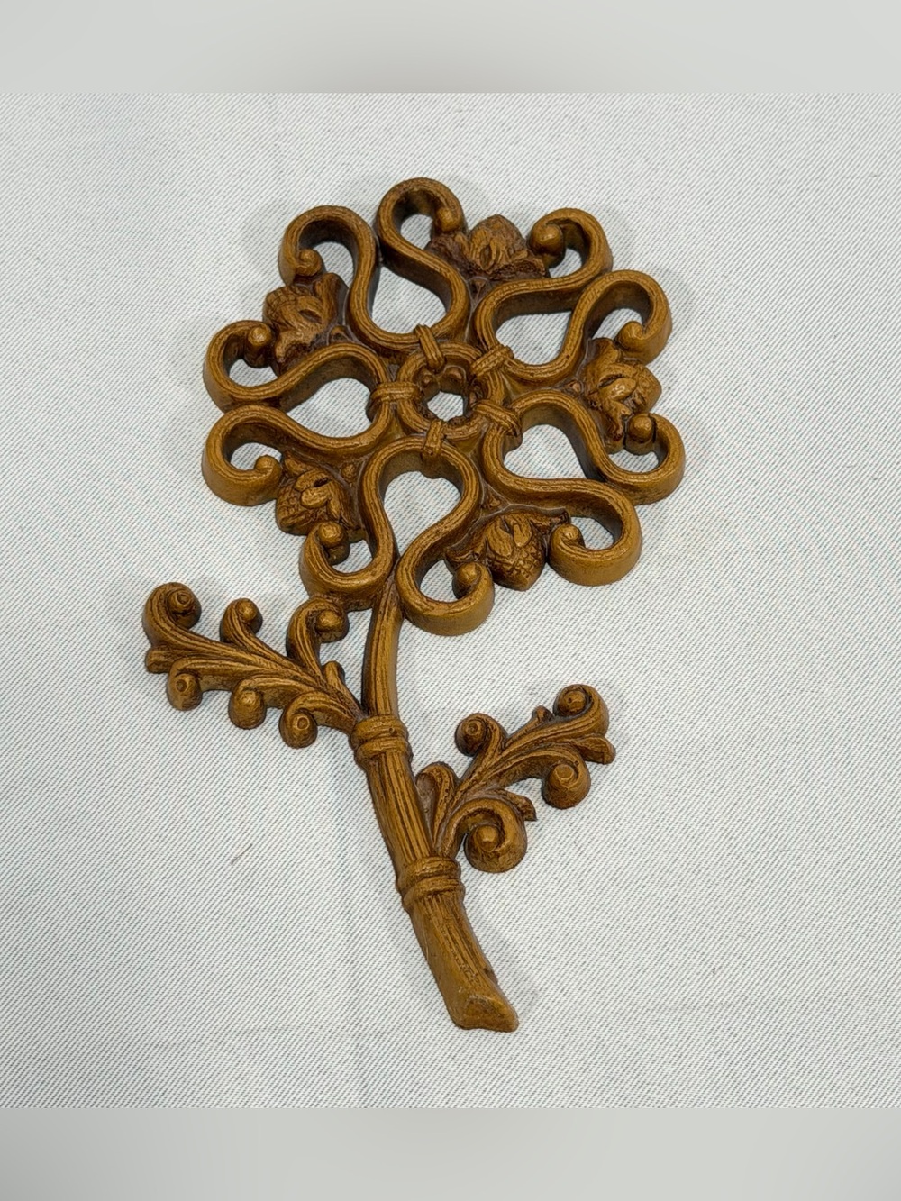 Vintage HOMCO 1970s Floral Flower Wall Plaque Faux Rattan Brown Resin Boho 6”